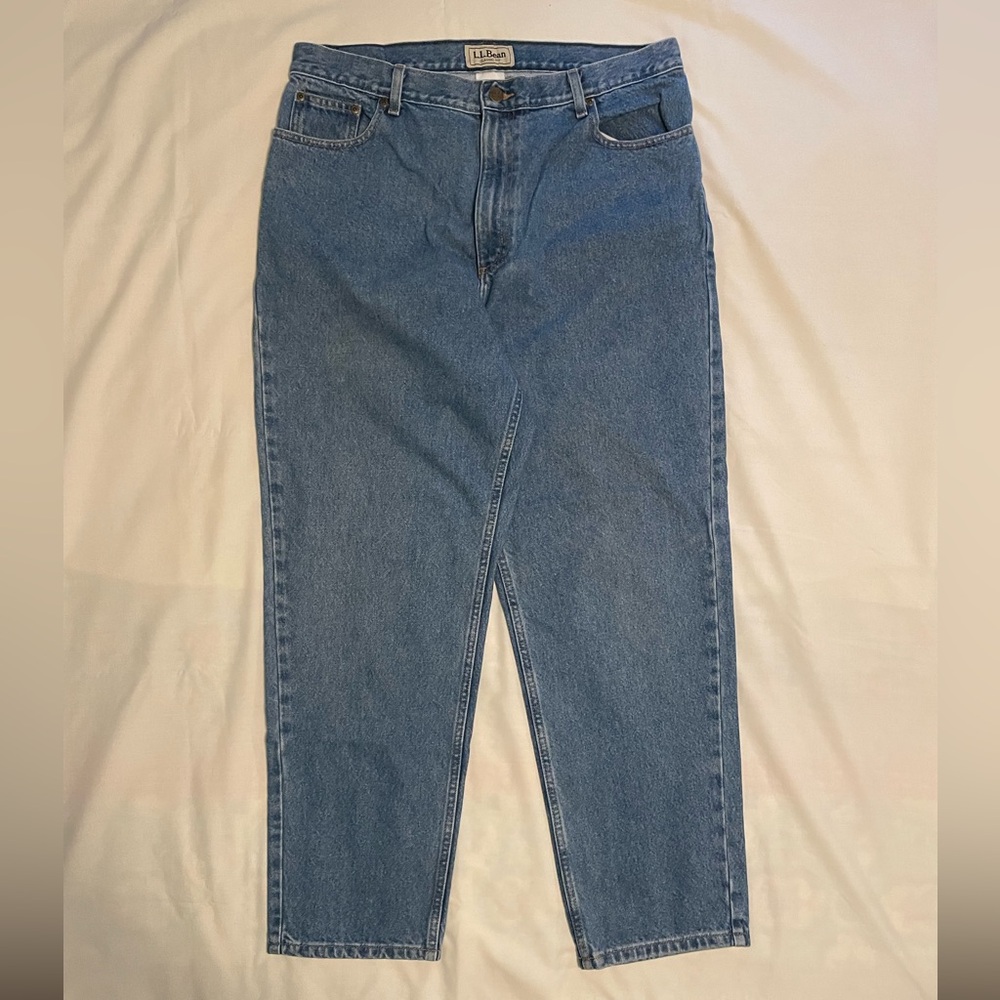 👖 LLBean Women’s Classic Fit Jeans. Straight Leg and 100% Cotton. Size 18 Reg.